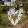 Fensterdeko Blüte Herz aus Holz 28x70cm weiß mit Perlen Aludraht