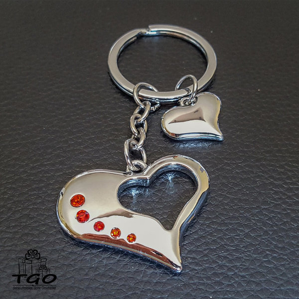 Schlüsselanhänger Herz mit rotem Zirkonia  aus Metall 9,5cm