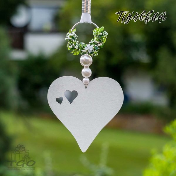 Fensterdeko Herz aus Holz weiß mit Perlen Band 15x70cm handgemacht