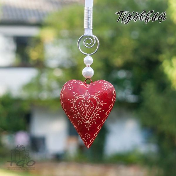 Fensterdeko Herz aus Metall rot mit weiß Perlen, band, aludraht handgemacht
