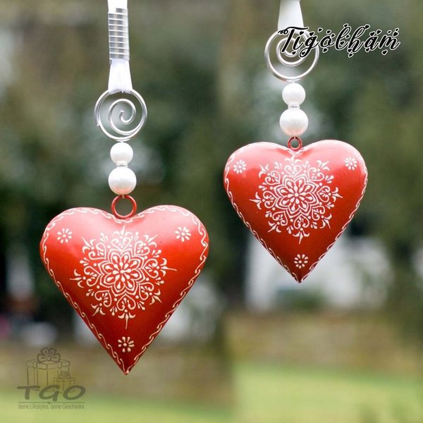 Fensterdeko Herz Dost aus Metall rot mit weiß Perlen Aludraht handgefertigt