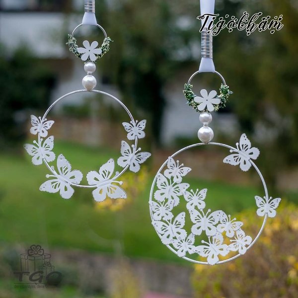 Fensterdeko Ring Schmetterling 20x70cm weiß aus Metall mit Perlen Aludraht Band